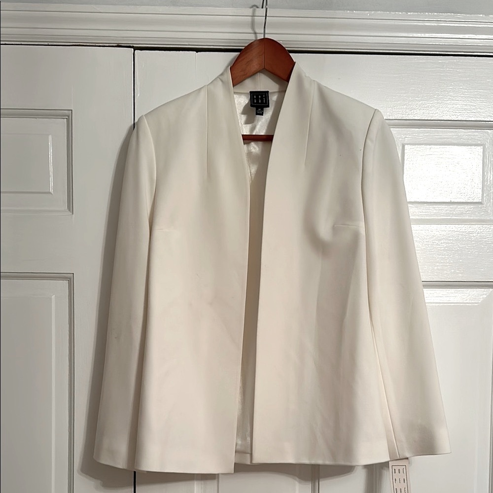 Winter White Blazer with Tailored Fit and Notch Lapel NWT